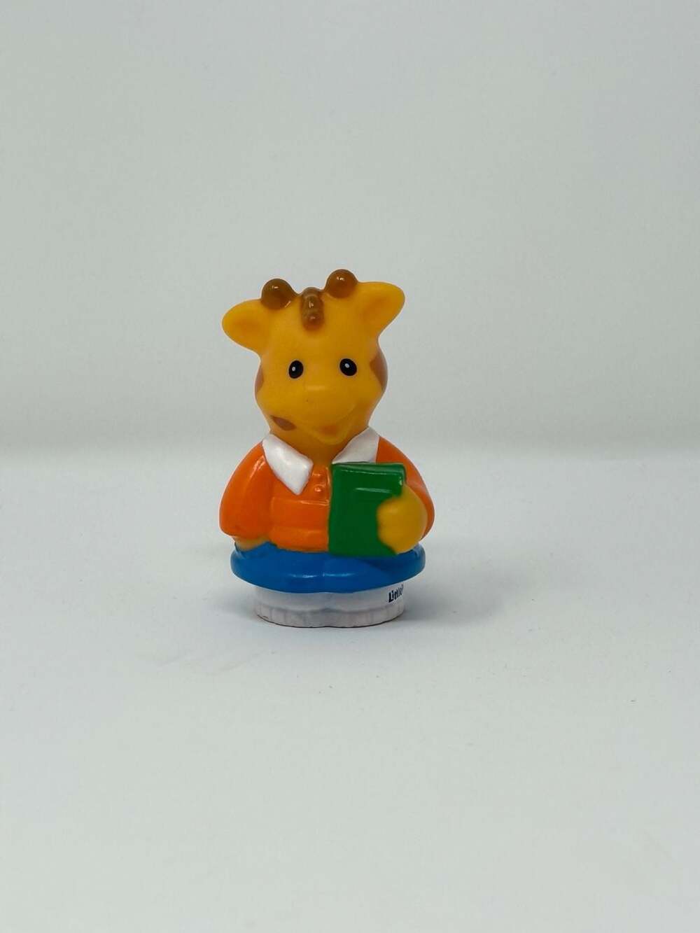 Vintage Fisher Price Little People Animalville Shorty Giraffe with Green Book